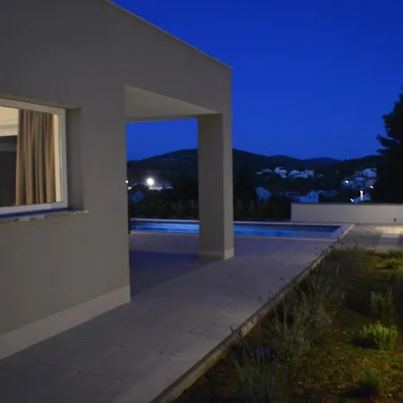 M Villa Tisno