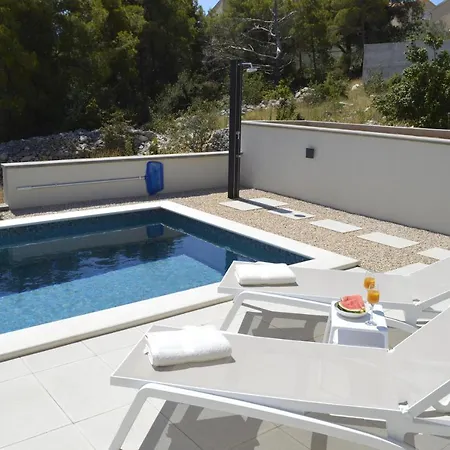 M Villa